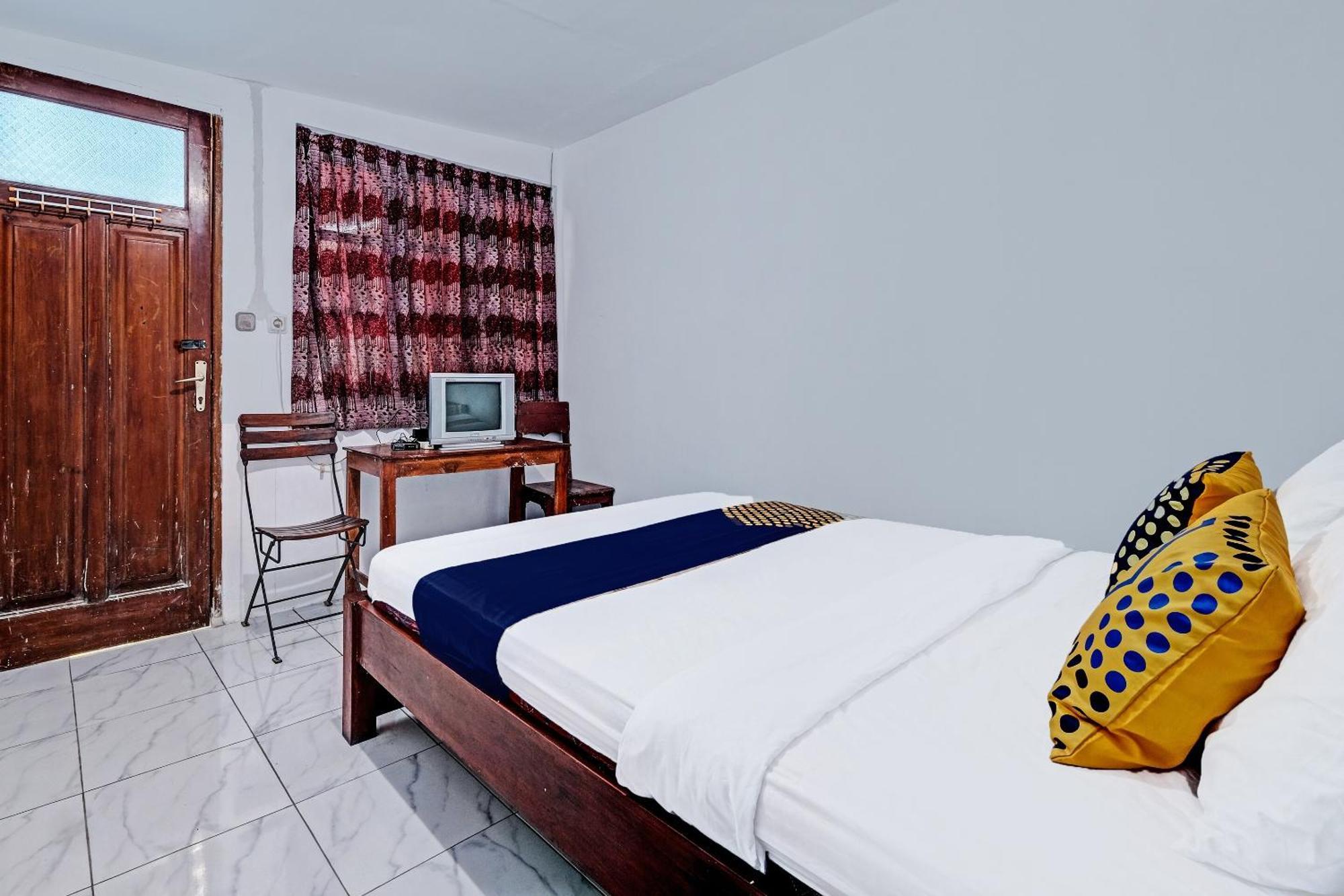 יוגיאקרטה Spot On 91916 Joglo Doyong Homestay Syariah מראה חיצוני תמונה