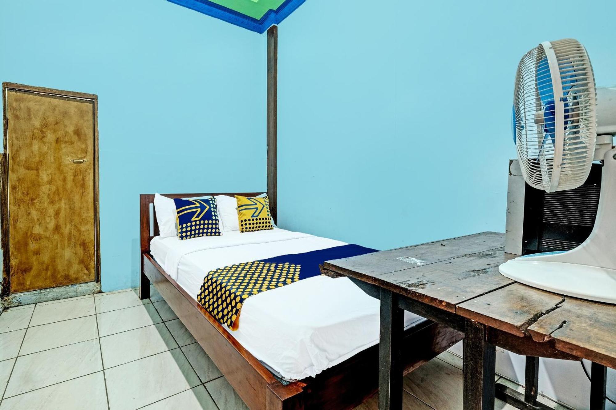 יוגיאקרטה Spot On 91916 Joglo Doyong Homestay Syariah מראה חיצוני תמונה